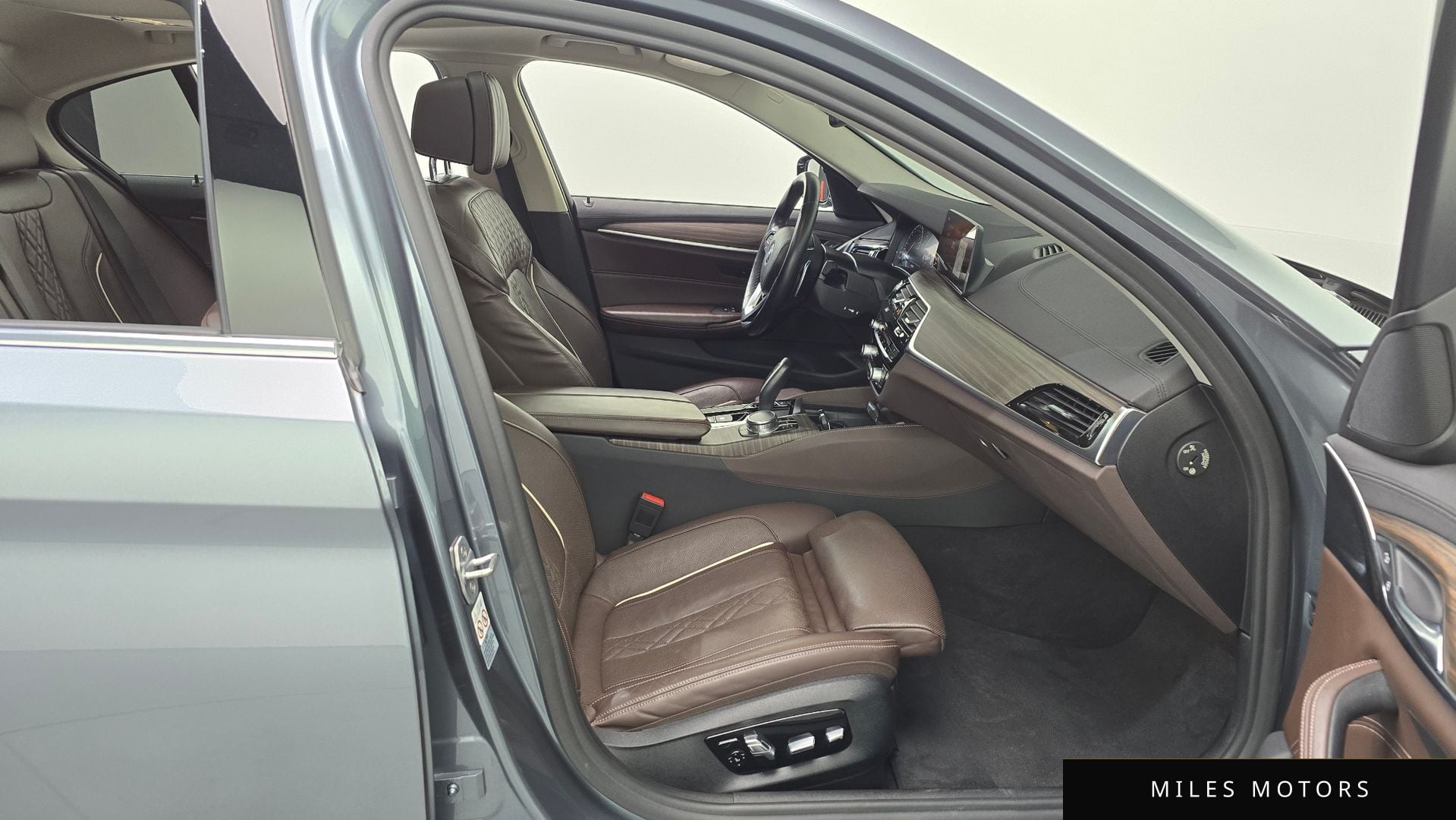 BMW 5 Series (G30) 2019 — миниатюра 11