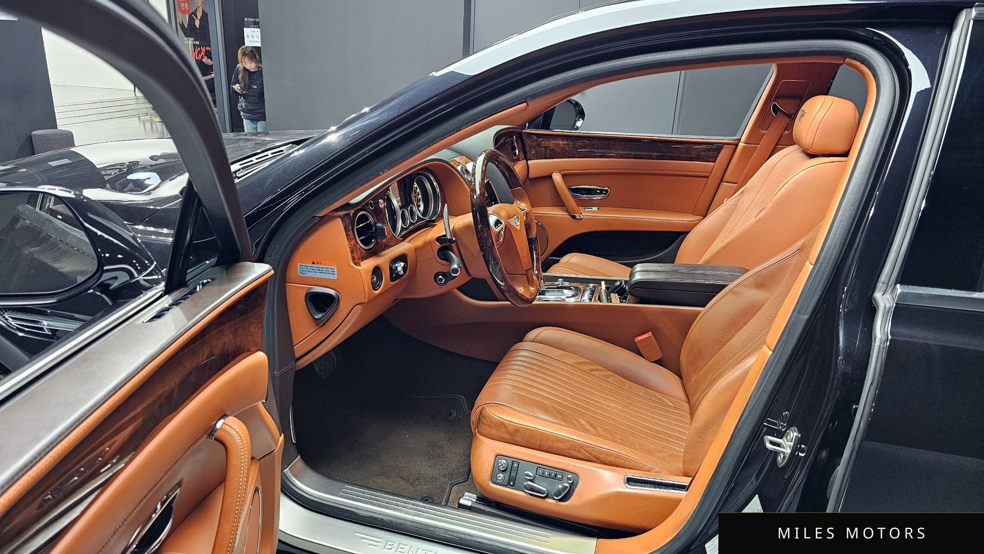 Bentley 플라잉스퍼 2017 — миниатюра 10
