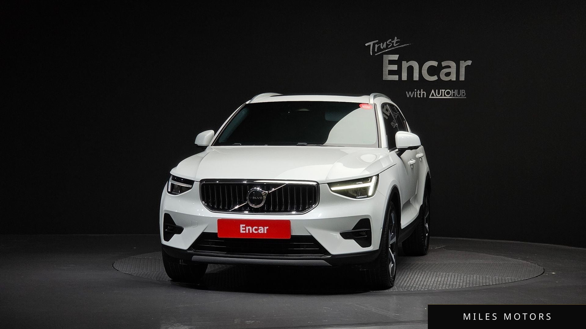 Volvo XC40 2023 — миниатюра 3