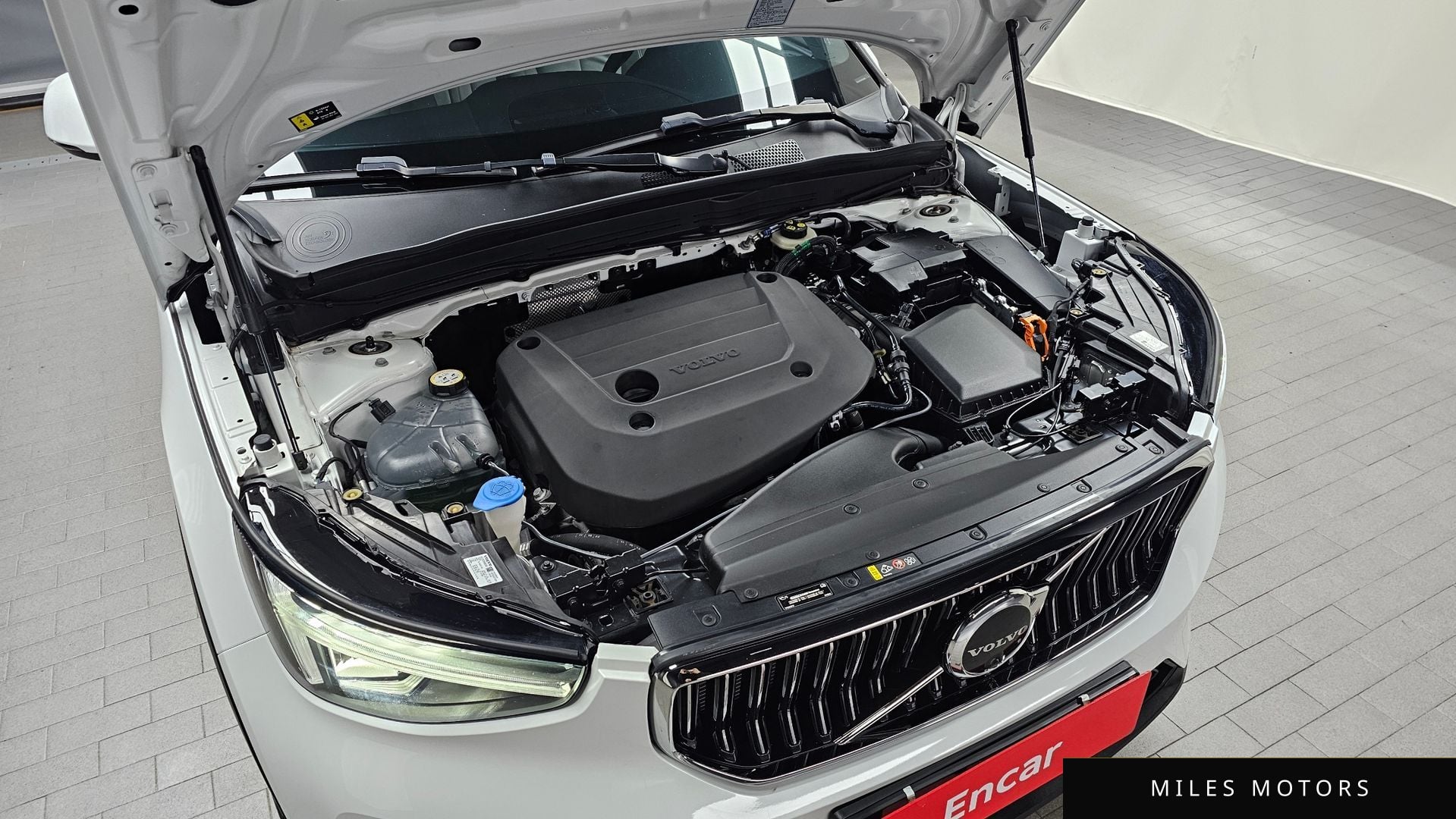 Volvo XC40 2023 — миниатюра 6