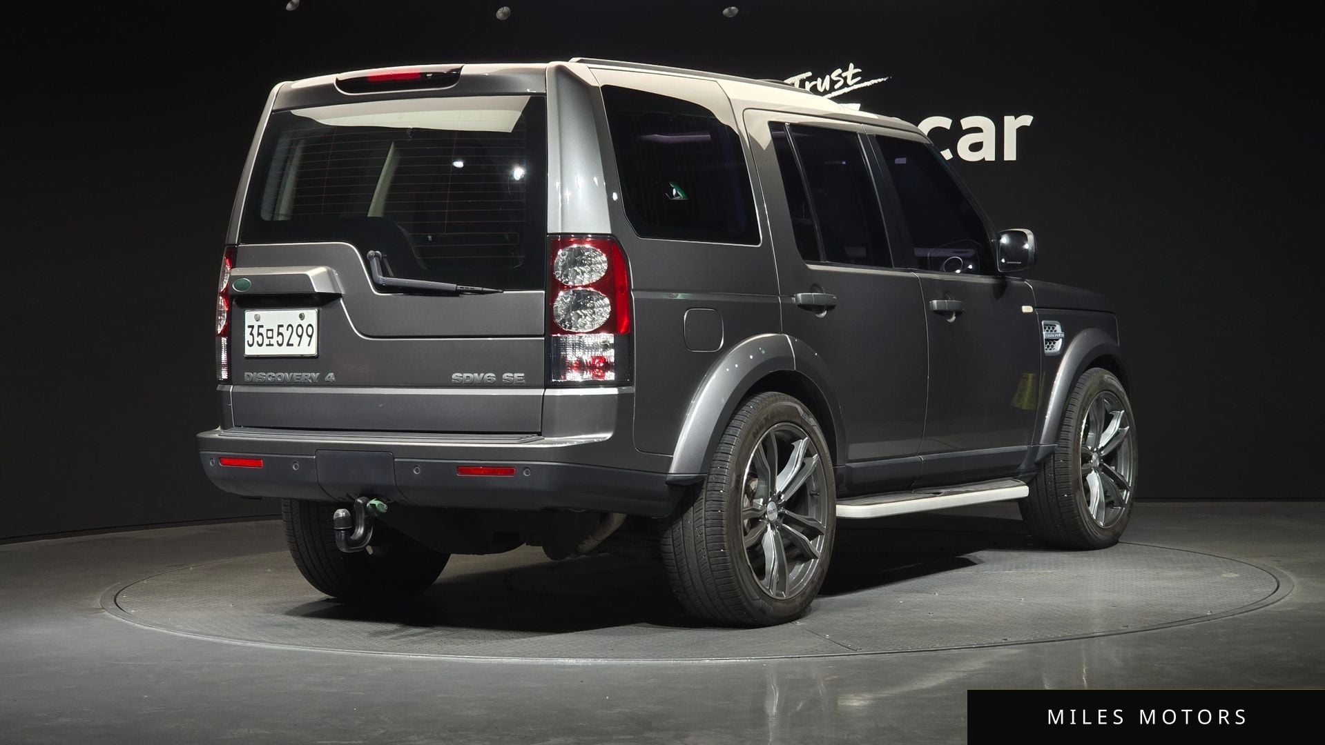 Land Rover Discovery 2011 — миниатюра 2