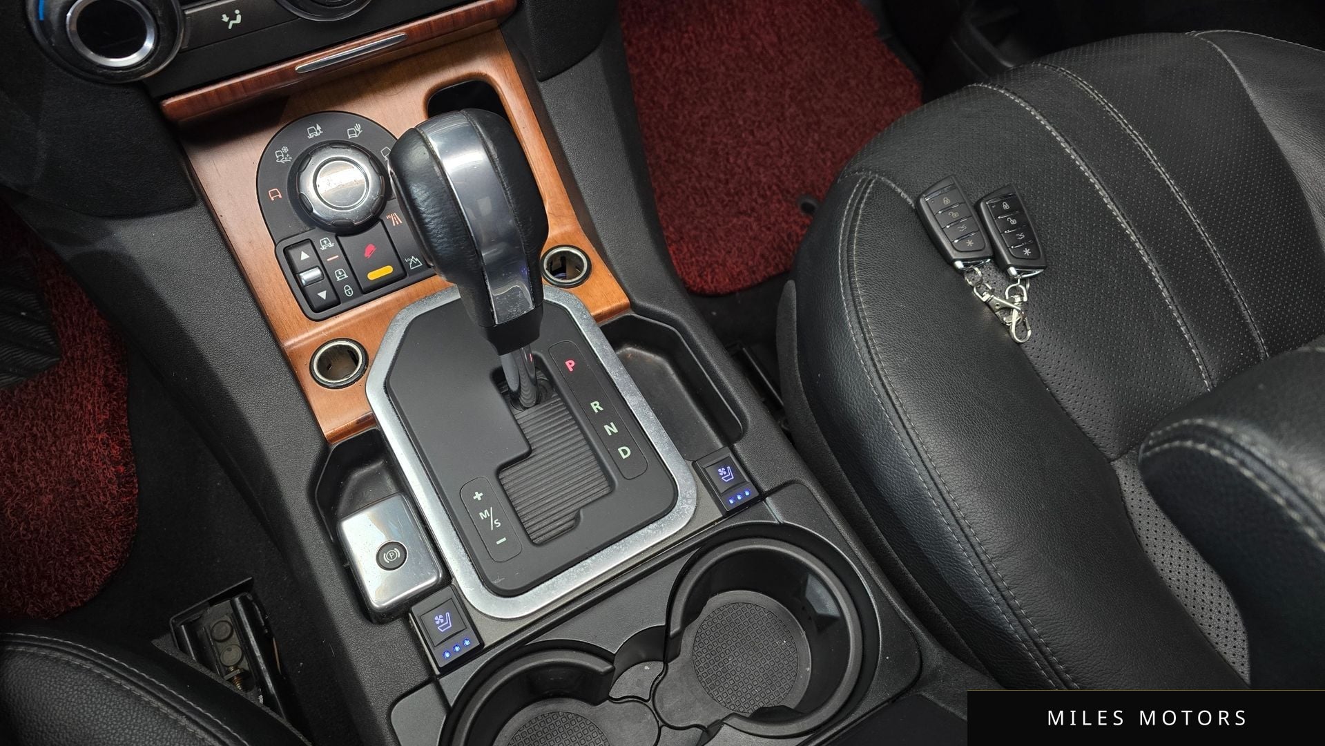 Land Rover Discovery 2011 — миниатюра 9