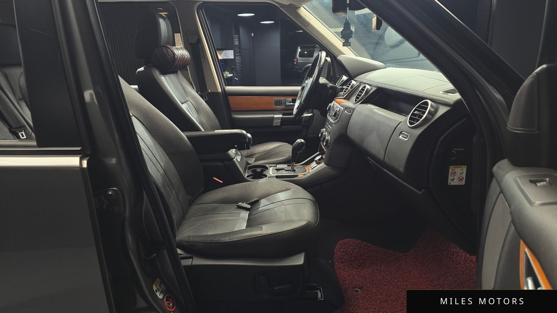 Land Rover Discovery 2011 — миниатюра 11