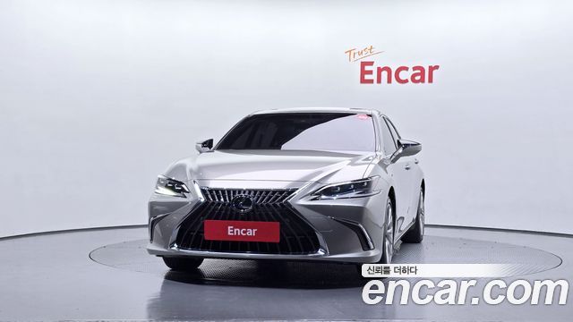 Лексус ES300h 2025 — миниатюра 3