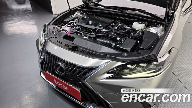 Лексус ES300h 2025 — миниатюра 6