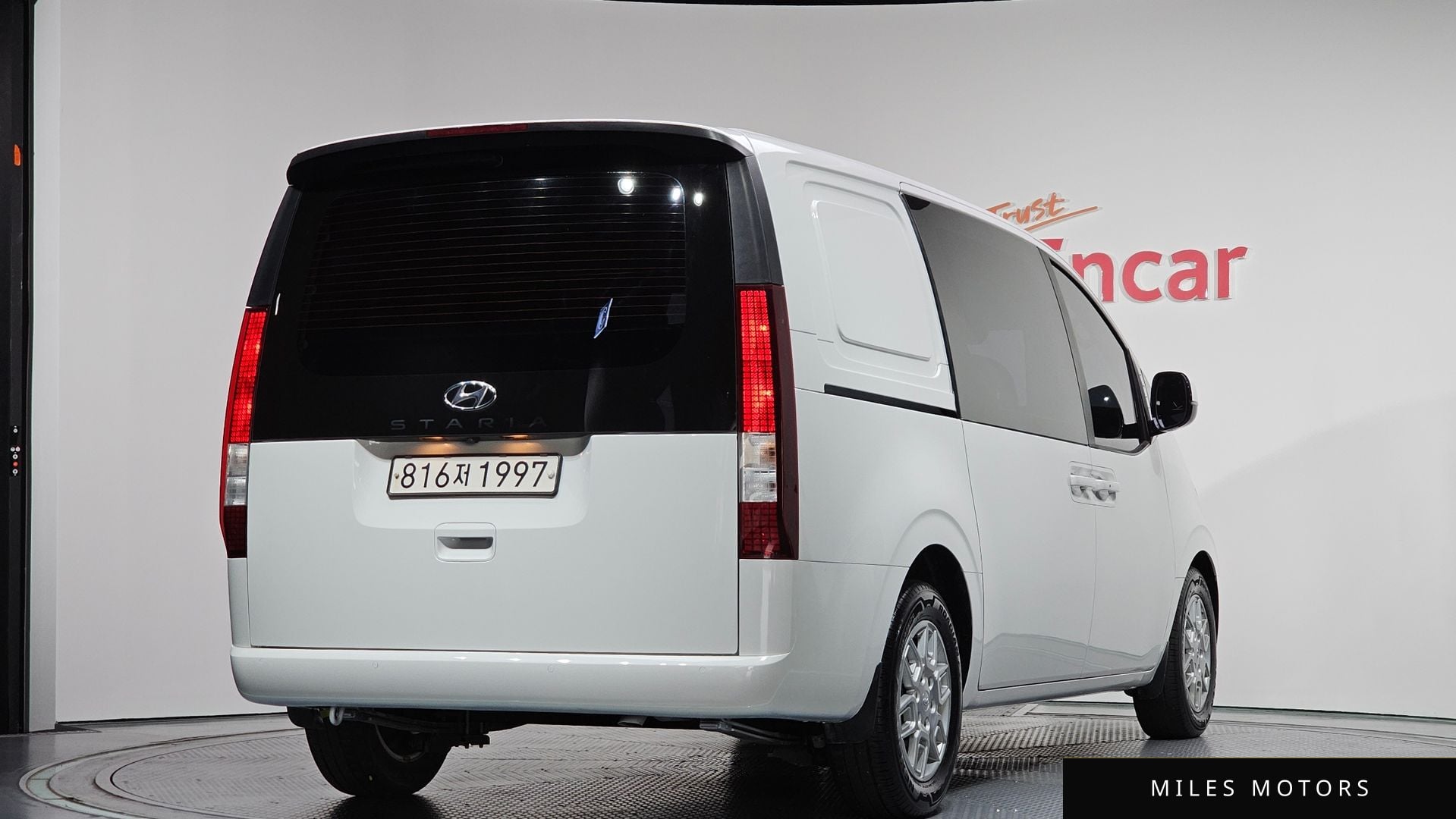Hyundai Staria 2022 — миниатюра 2