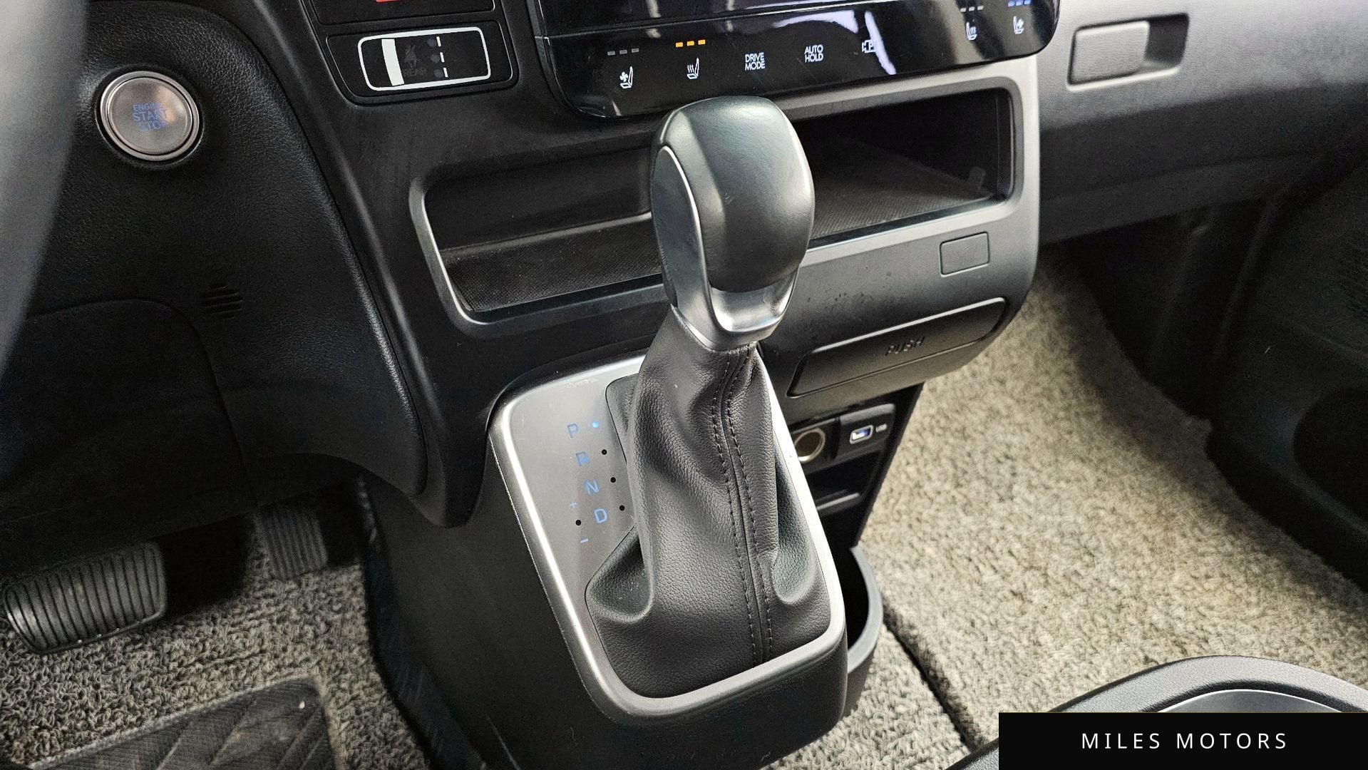 Hyundai Staria 2022 — миниатюра 9