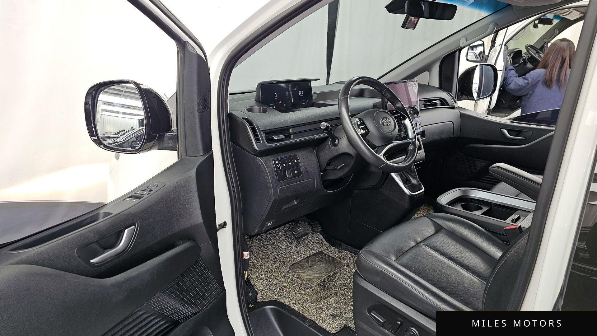 Hyundai Staria 2022 — миниатюра 10