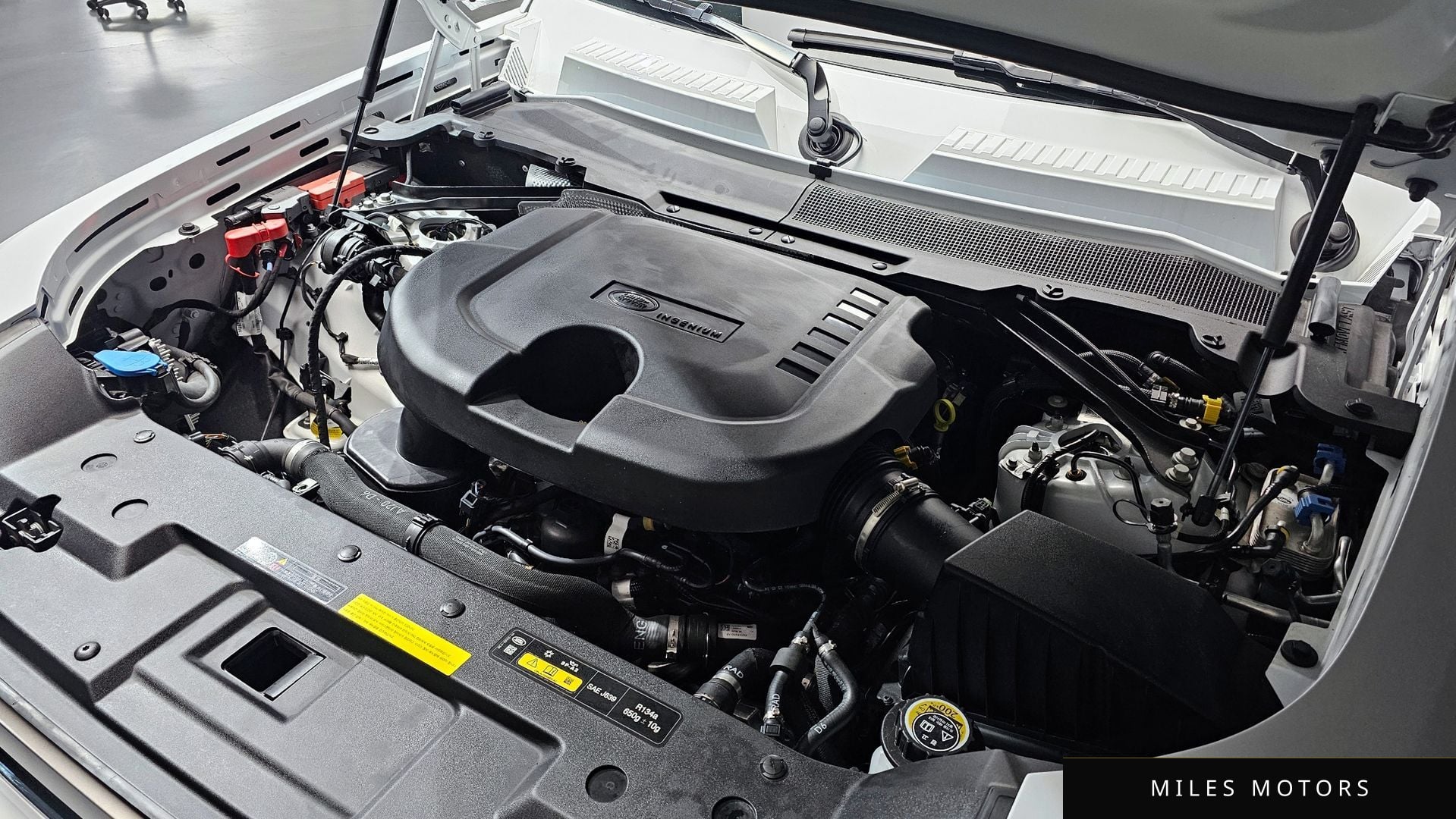 Land Rover Defender 2025 — миниатюра 6