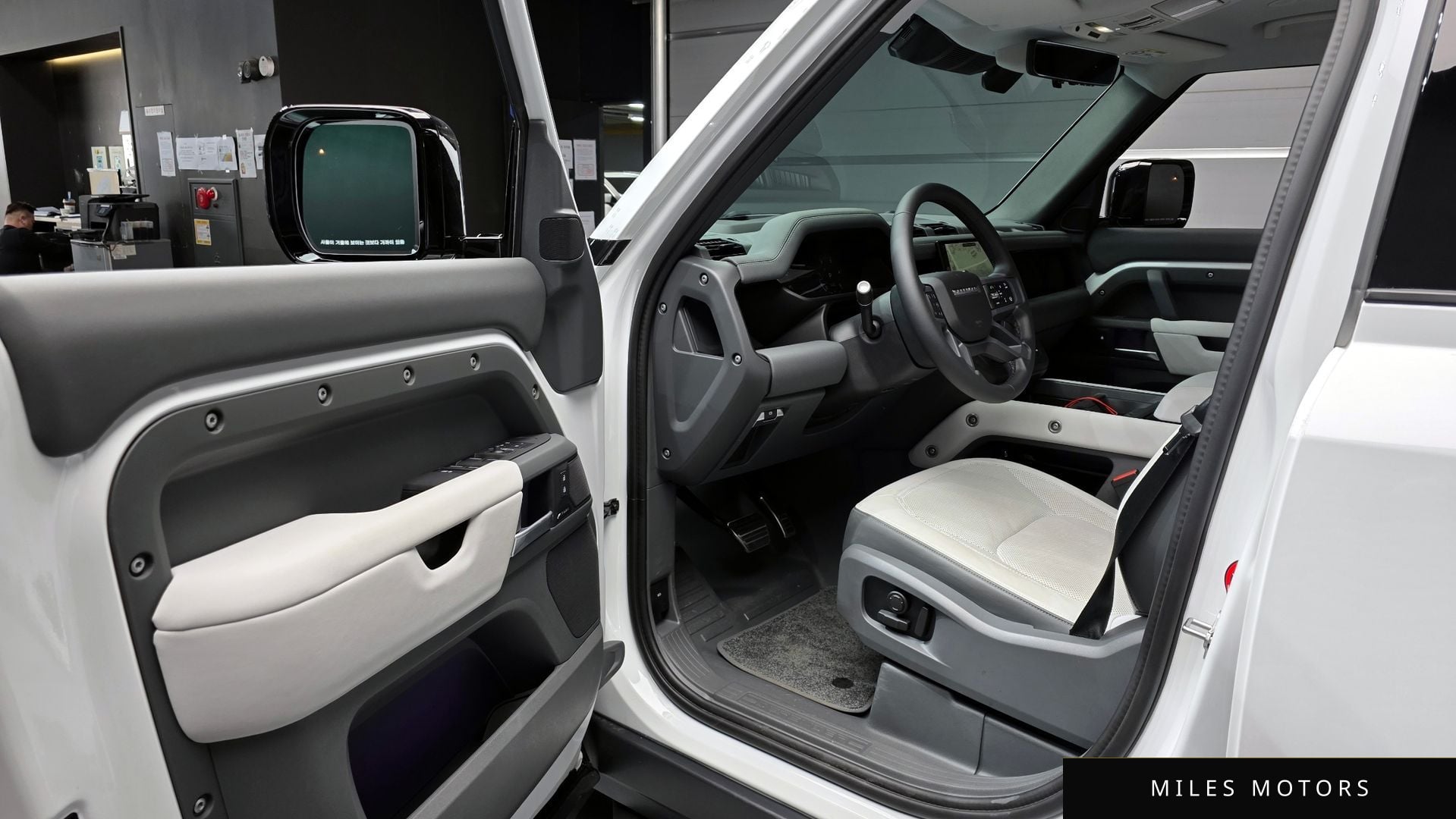 Land Rover Defender 2025 — миниатюра 11