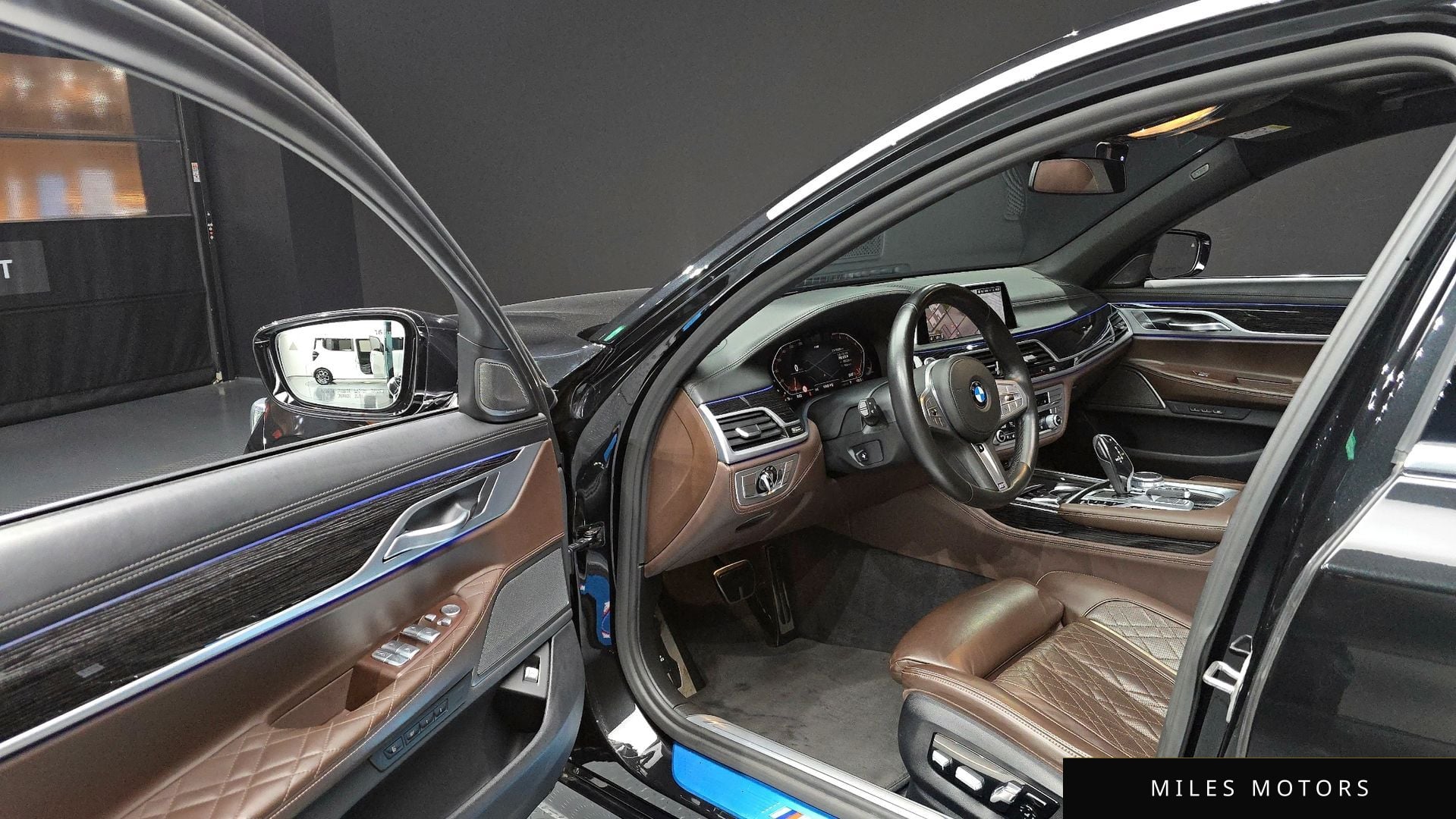 BMW 7 Series (G11) 2020 — миниатюра 10