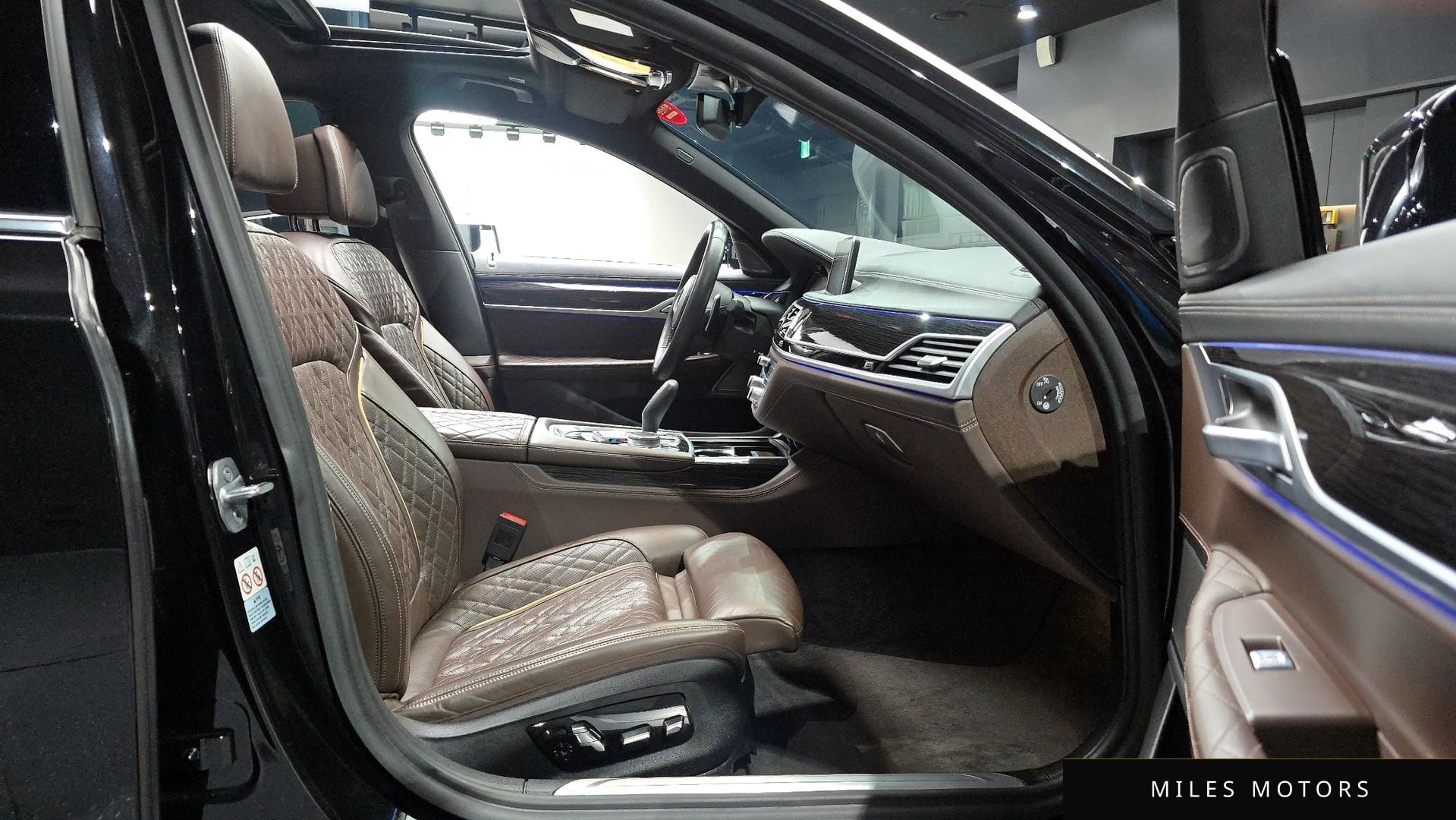 BMW 7 Series (G11) 2020 — миниатюра 11