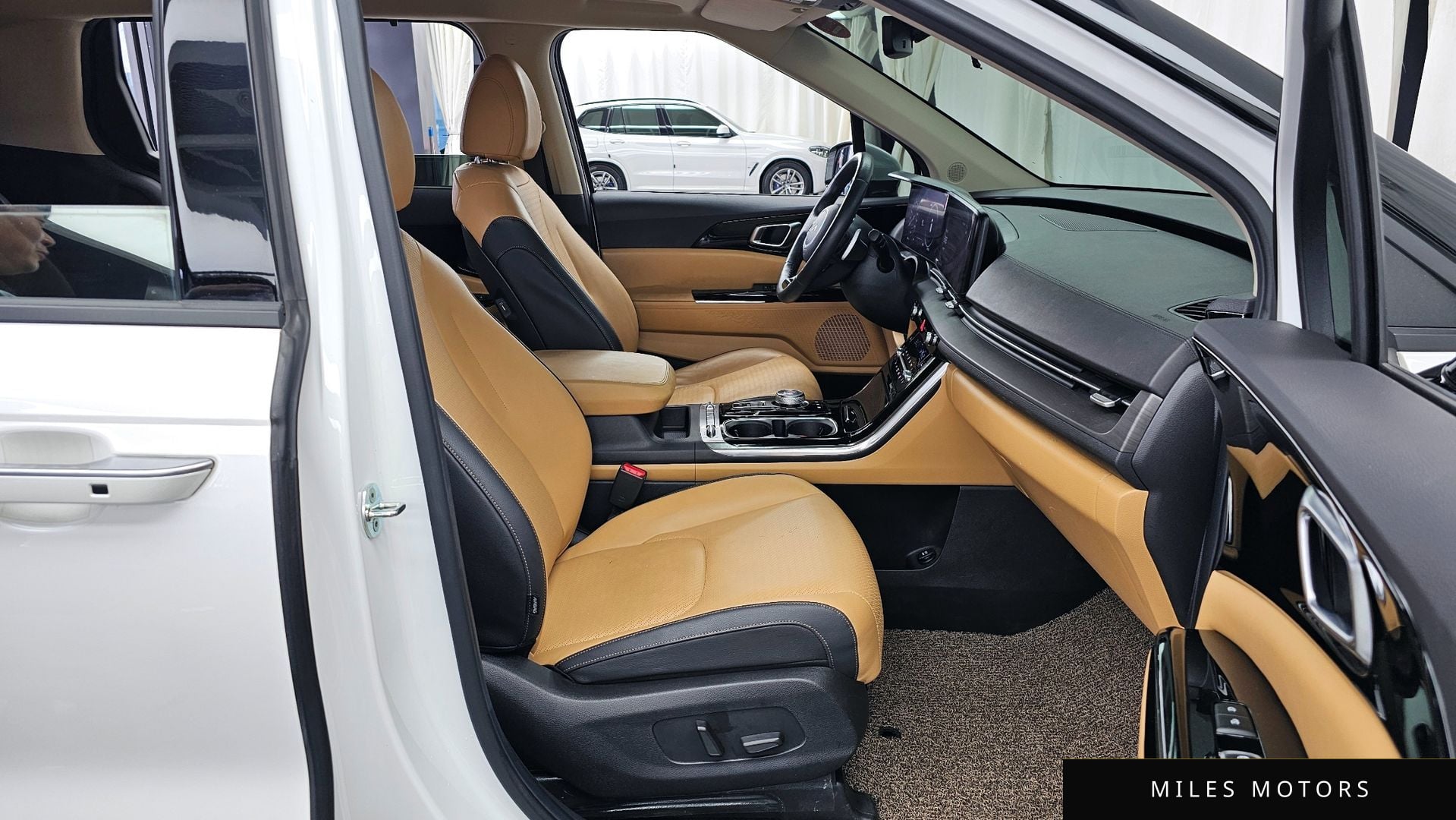 Kia Carnival 2023 — миниатюра 11