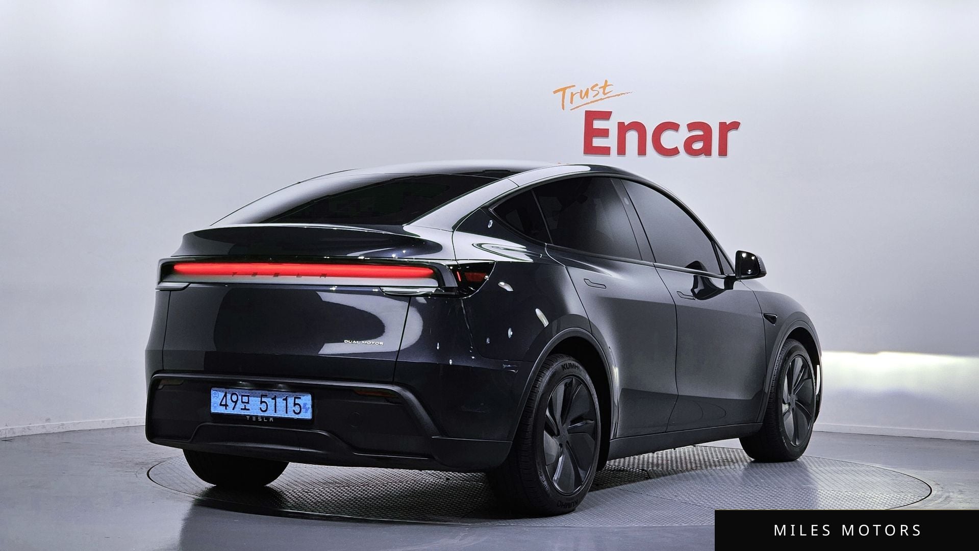 Tesla 모델 Y 2025 — миниатюра 2