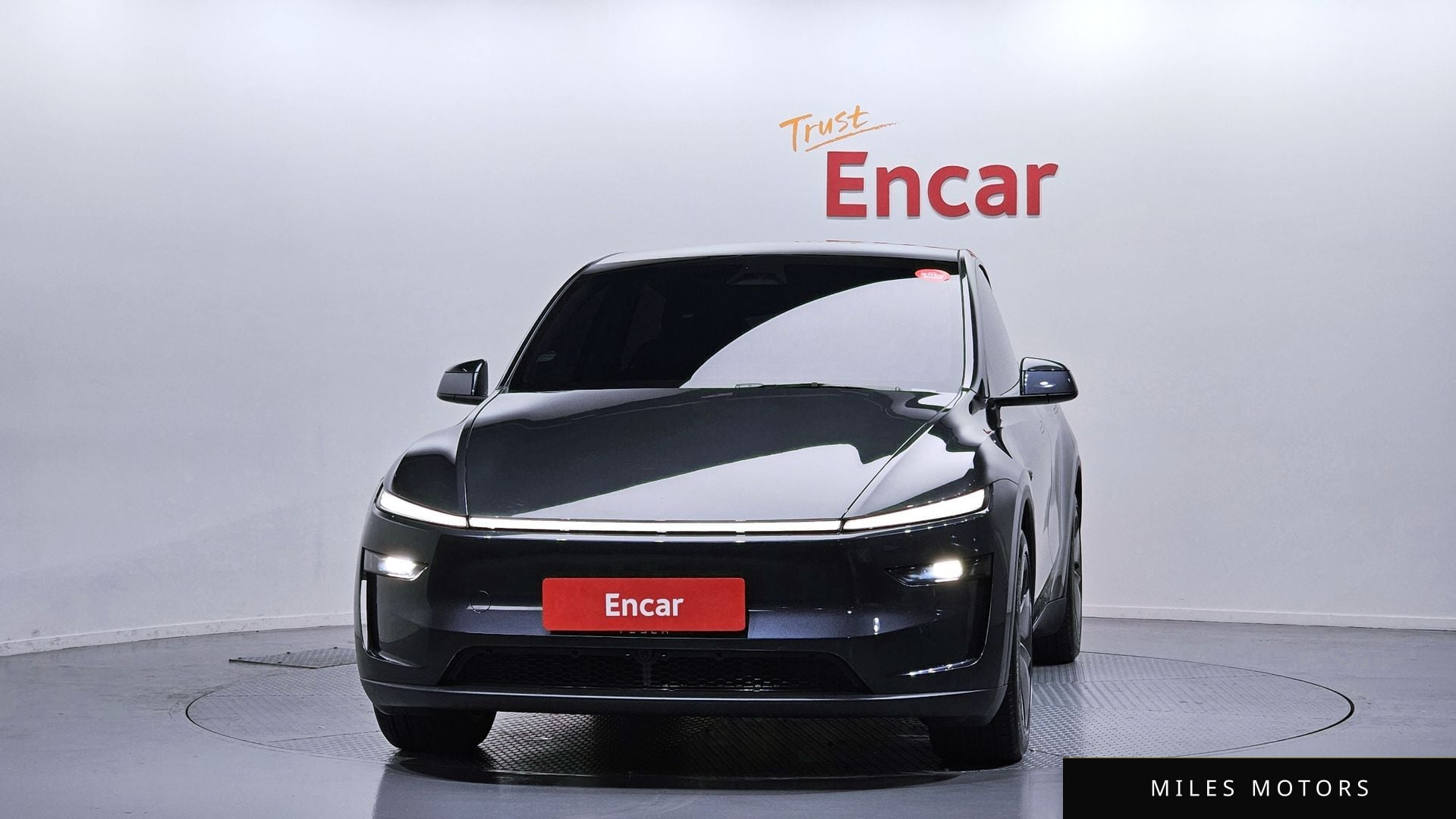 Tesla 모델 Y 2025 — миниатюра 3