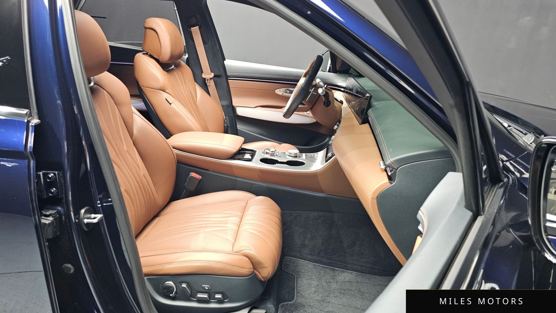 Genesis GV70 2025 — миниатюра 11