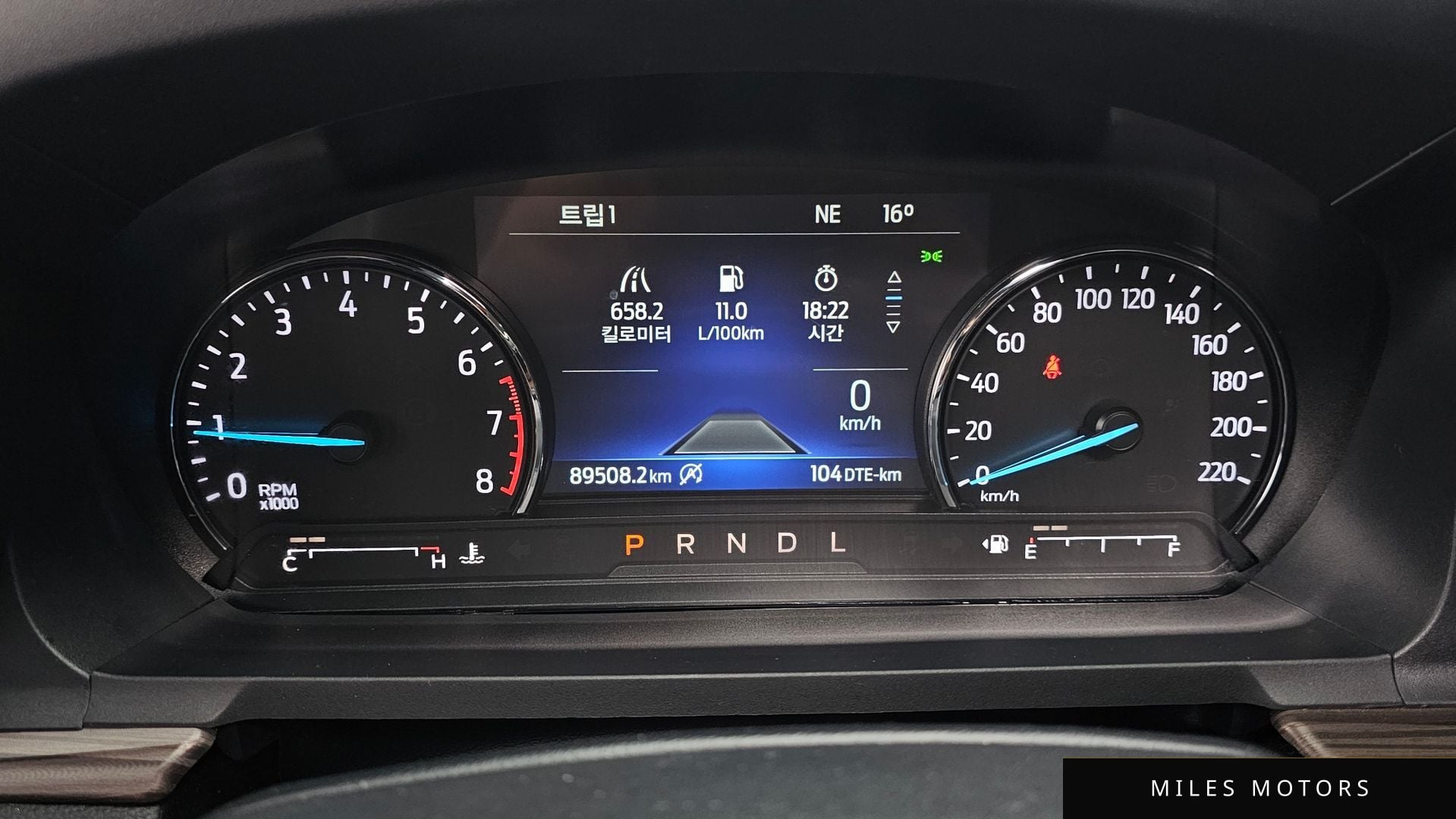 Ford Explorer 2021 — миниатюра 8