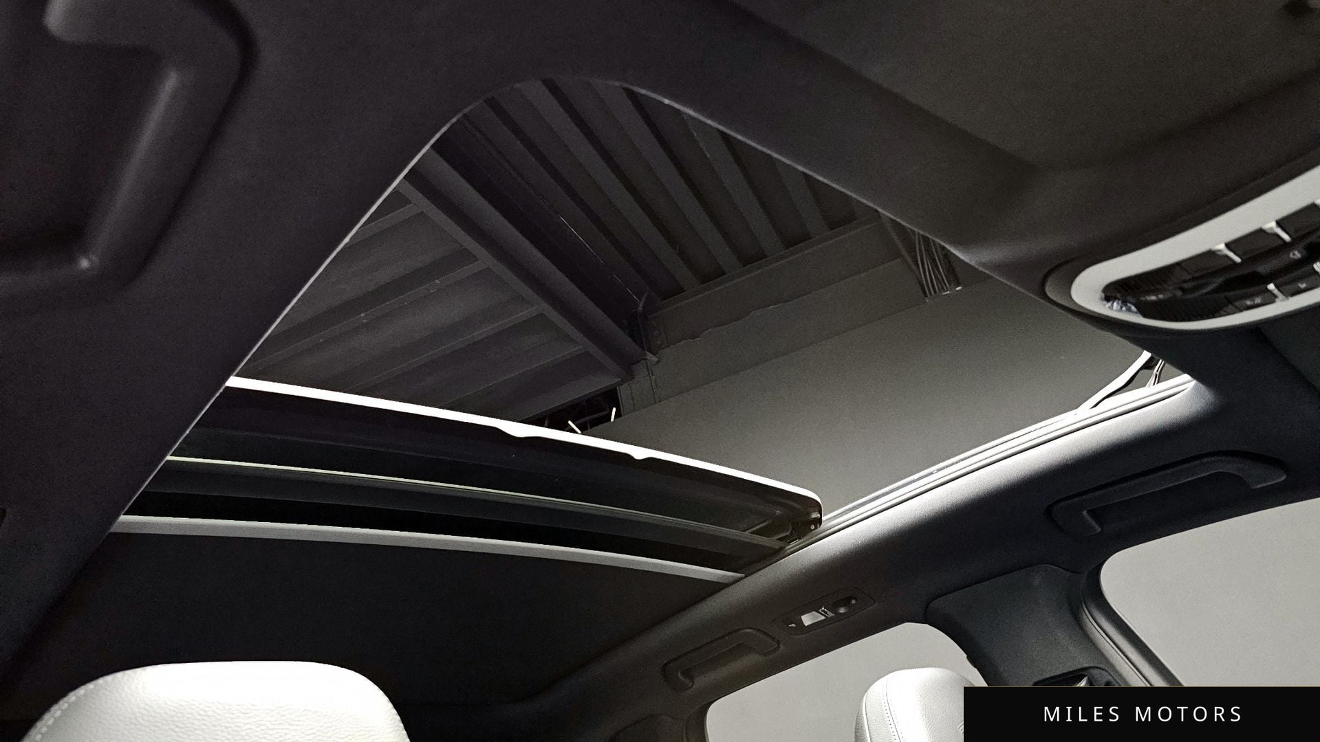 Porsche 카이엔 2015 — миниатюра 19