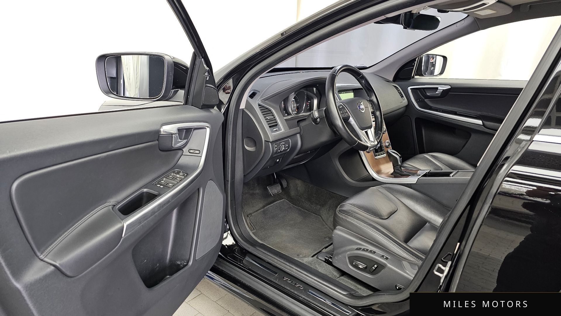 Volvo XC60 2017 — миниатюра 10