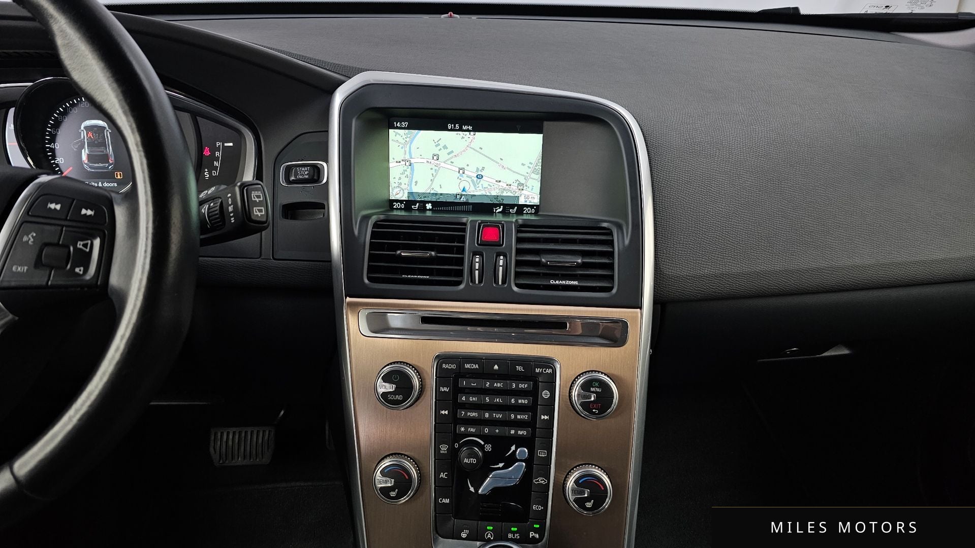 Volvo XC60 2017 — миниатюра 14