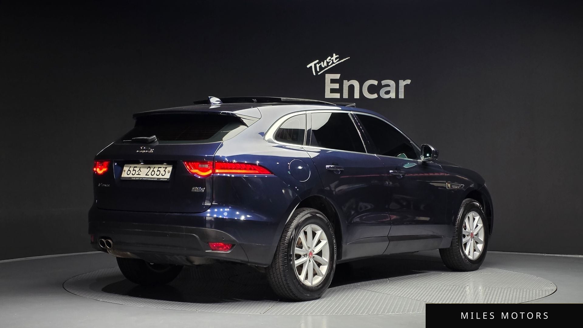 Jaguar F-PACE 2017 — миниатюра 2