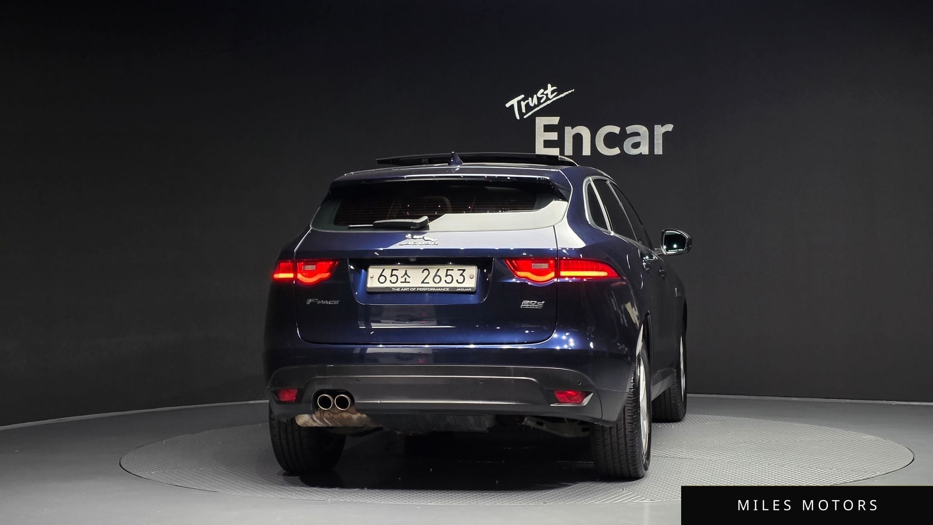 Jaguar F-PACE 2017 — миниатюра 4