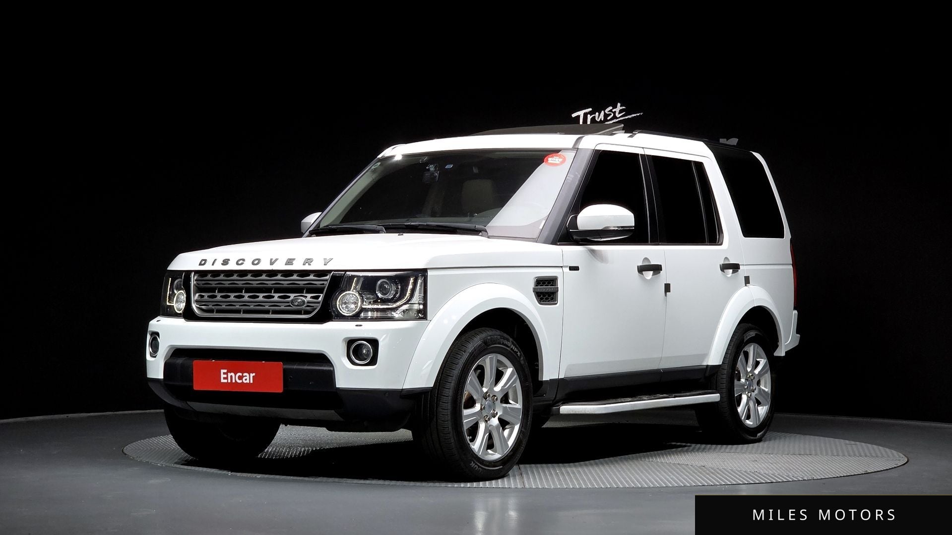 Land Rover Discovery 2016 — фото 1 из 12
