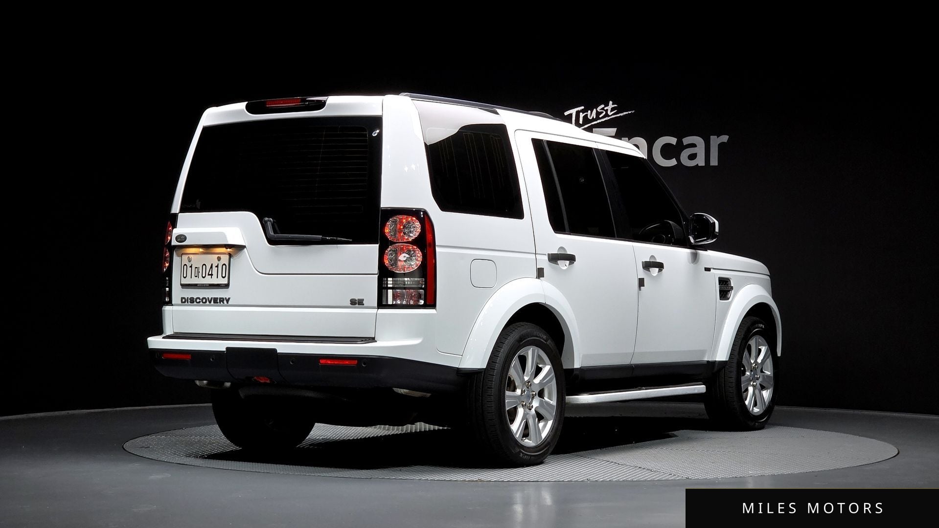 Land Rover Discovery 2016 — миниатюра 2