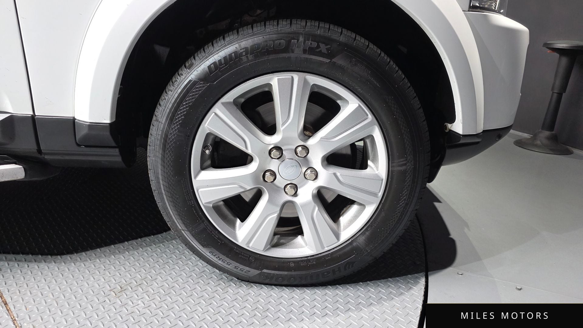Land Rover Discovery 2016 — миниатюра 5