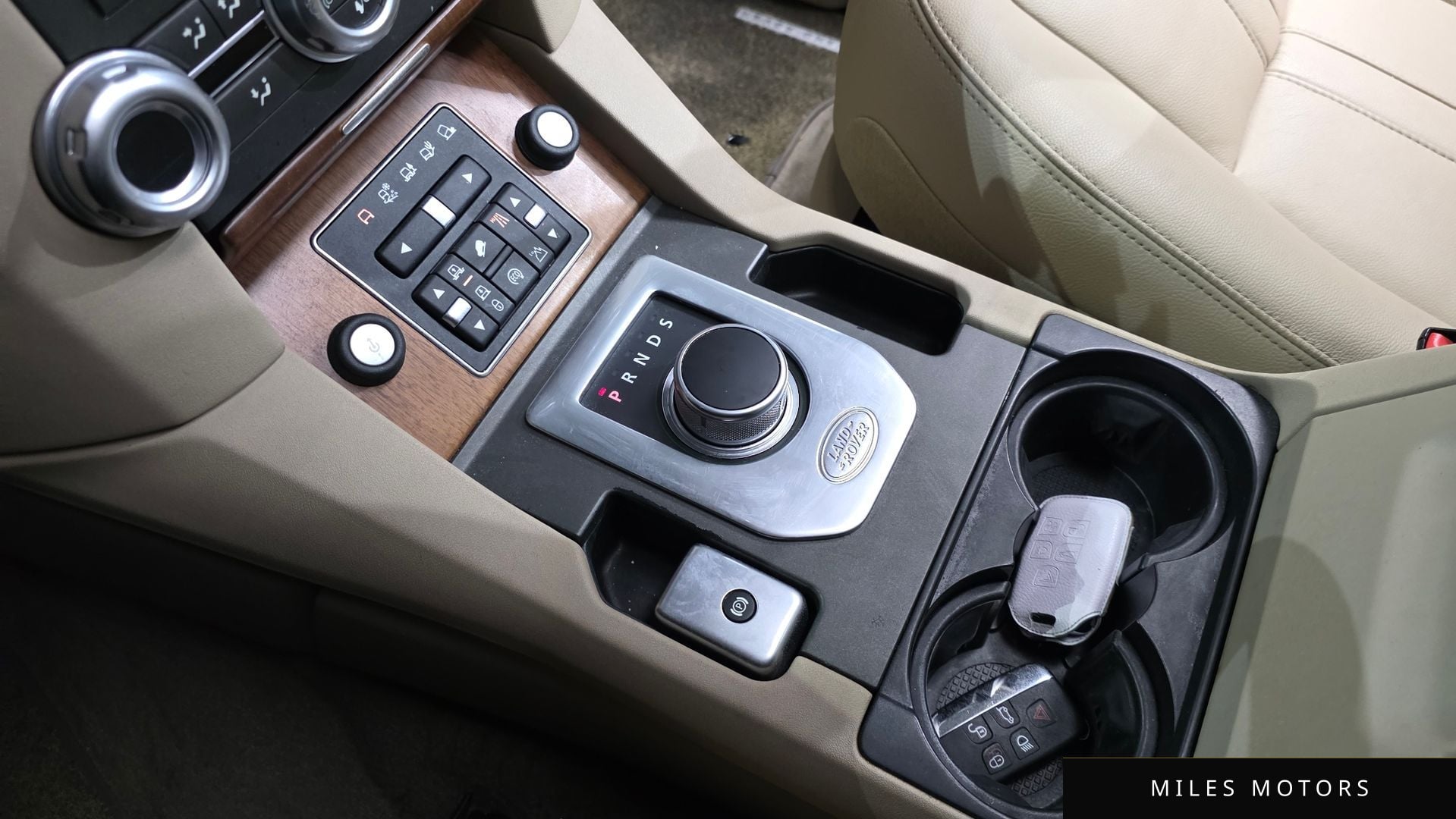 Land Rover Discovery 2016 — миниатюра 9