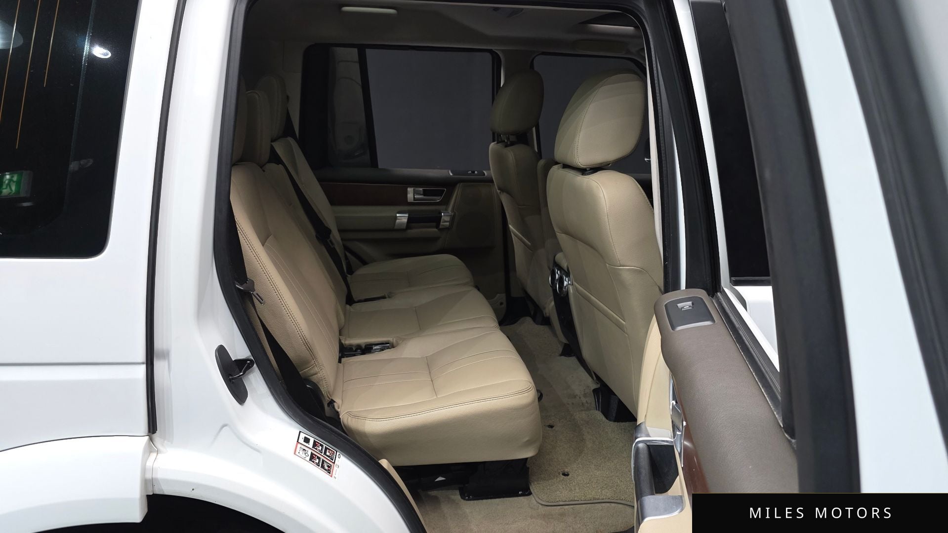 Land Rover Discovery 2016 — миниатюра 12