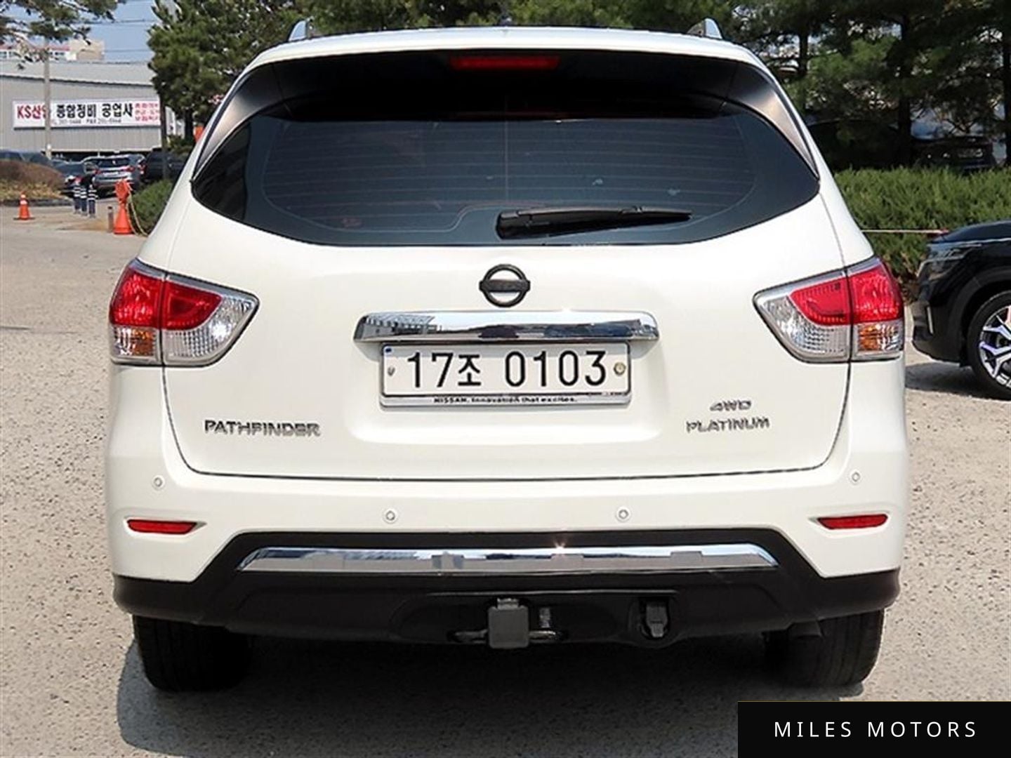 Nissan Pathfinder 2016 — миниатюра 4
