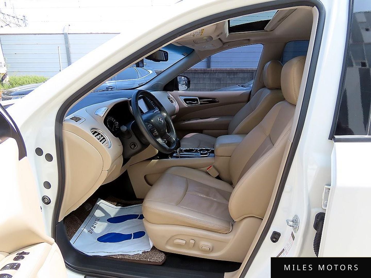 Nissan Pathfinder 2016 — миниатюра 5