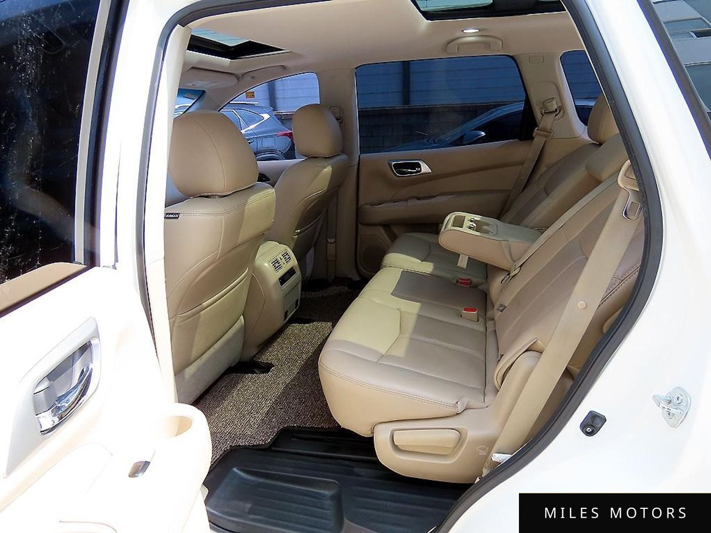Nissan Pathfinder 2016 — миниатюра 6