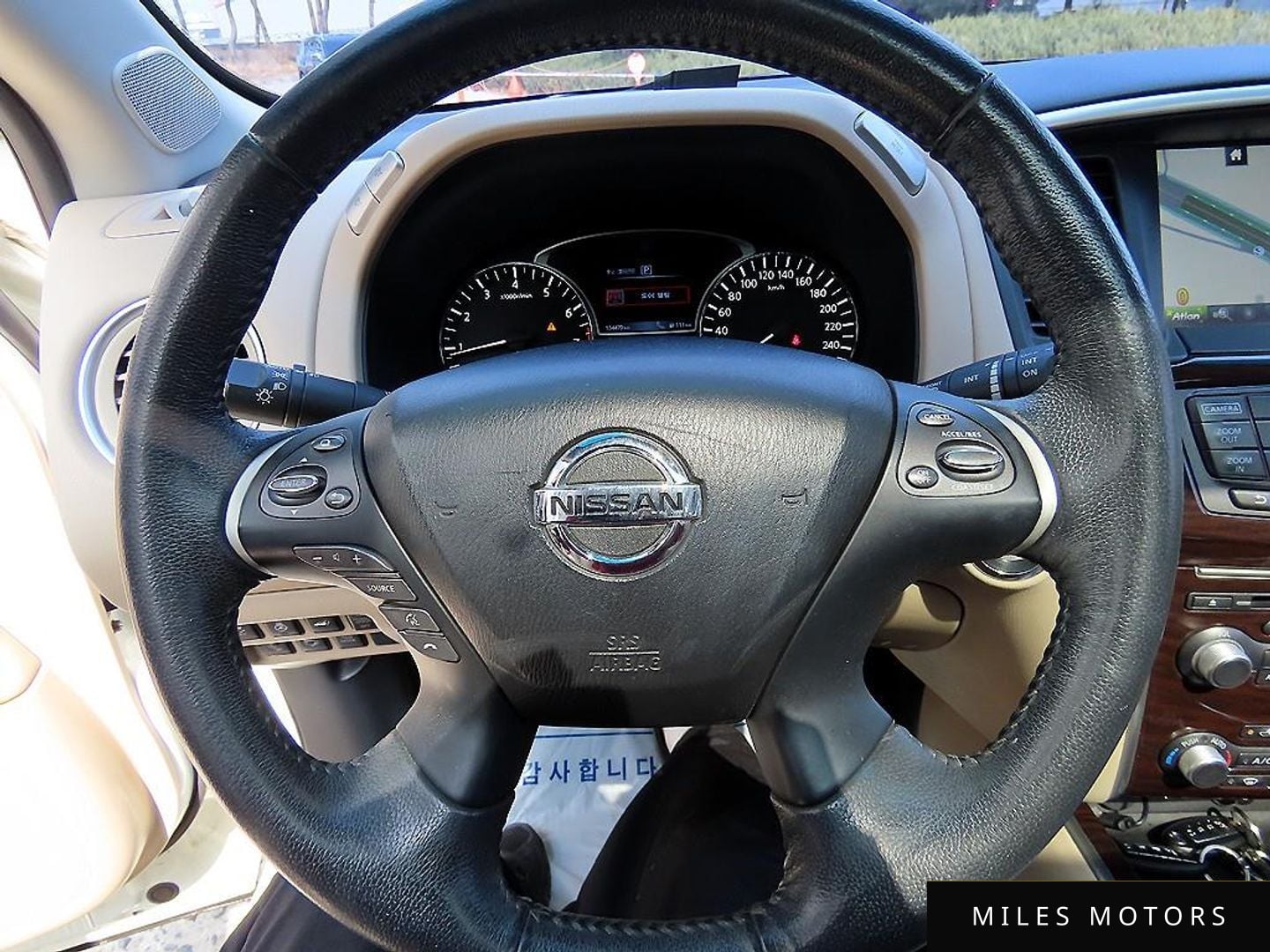 Nissan Pathfinder 2016 — миниатюра 8