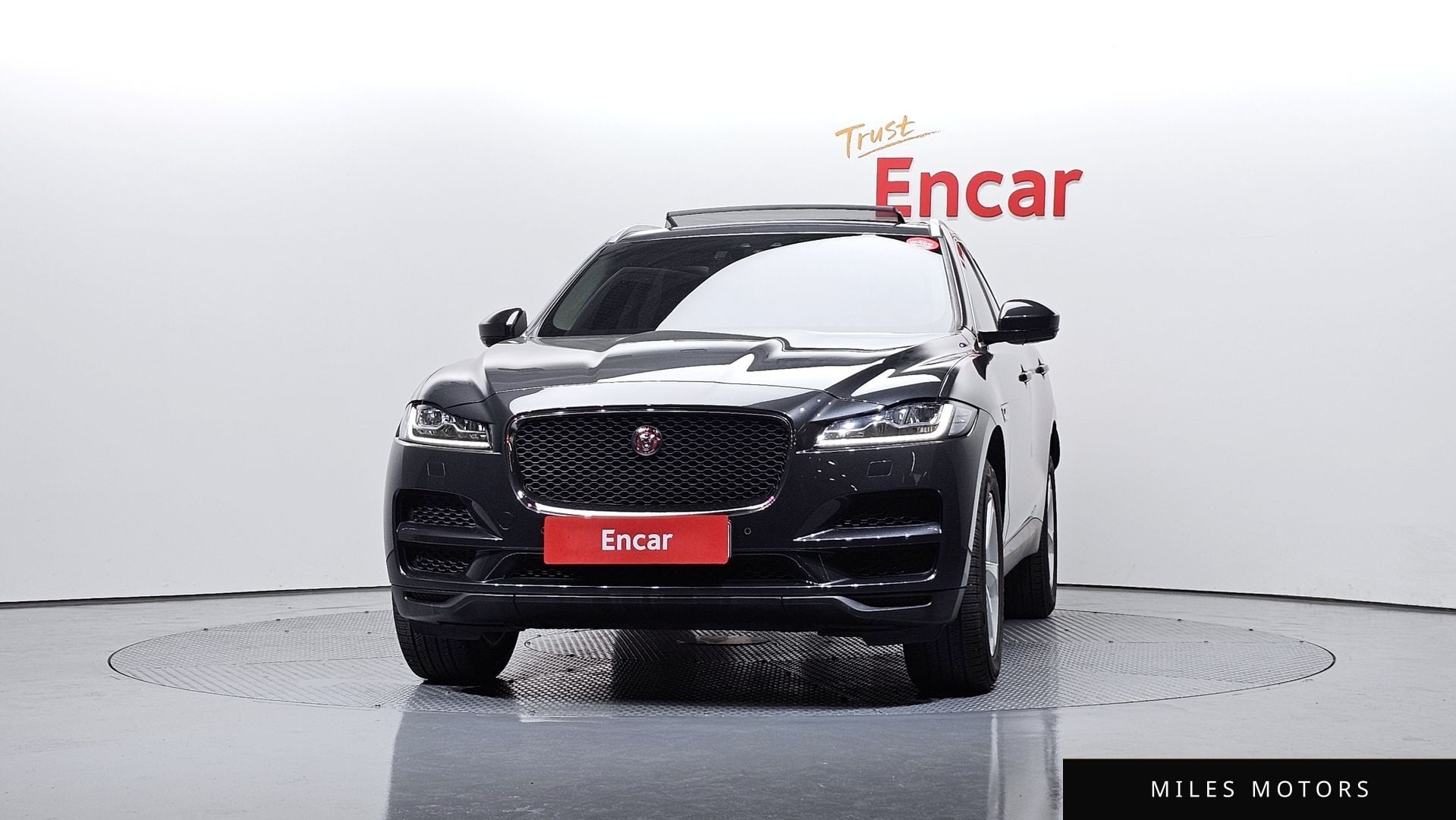 Jaguar F-PACE 2019 — миниатюра 3