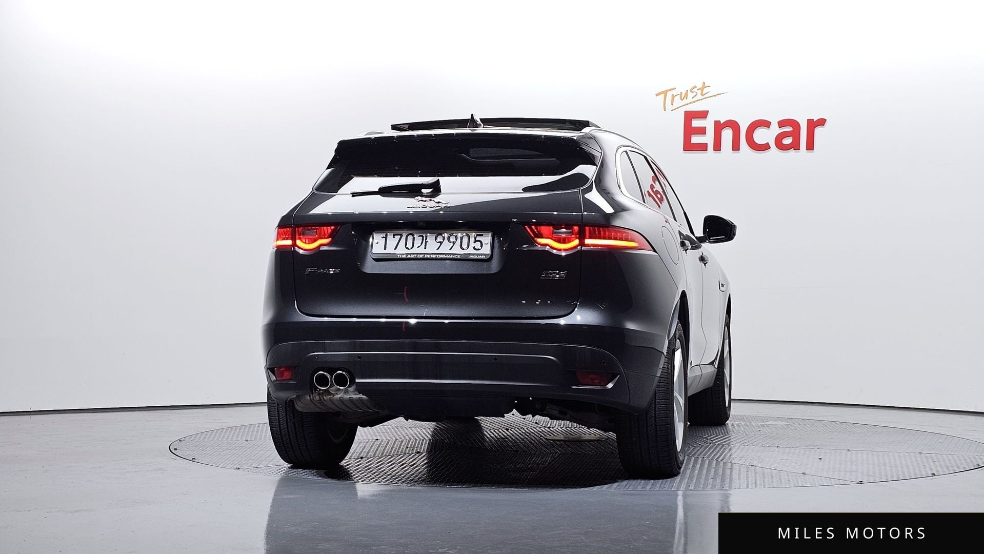 Jaguar F-PACE 2019 — миниатюра 4