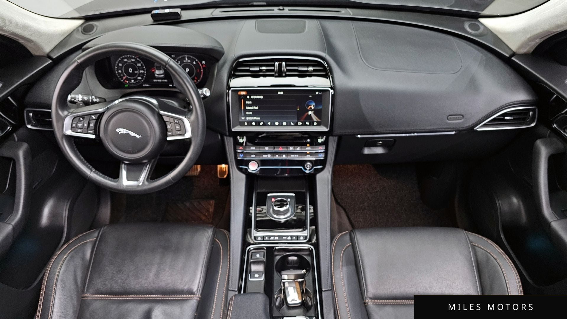 Jaguar F-PACE 2019 — миниатюра 7