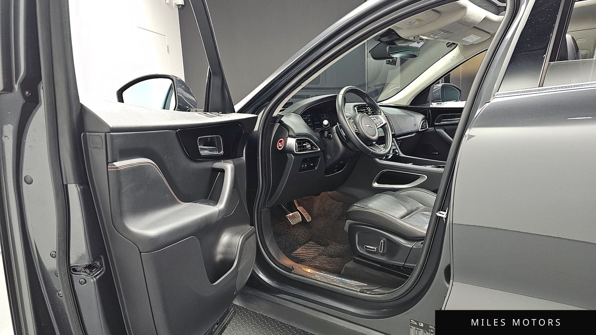 Jaguar F-PACE 2019 — миниатюра 10