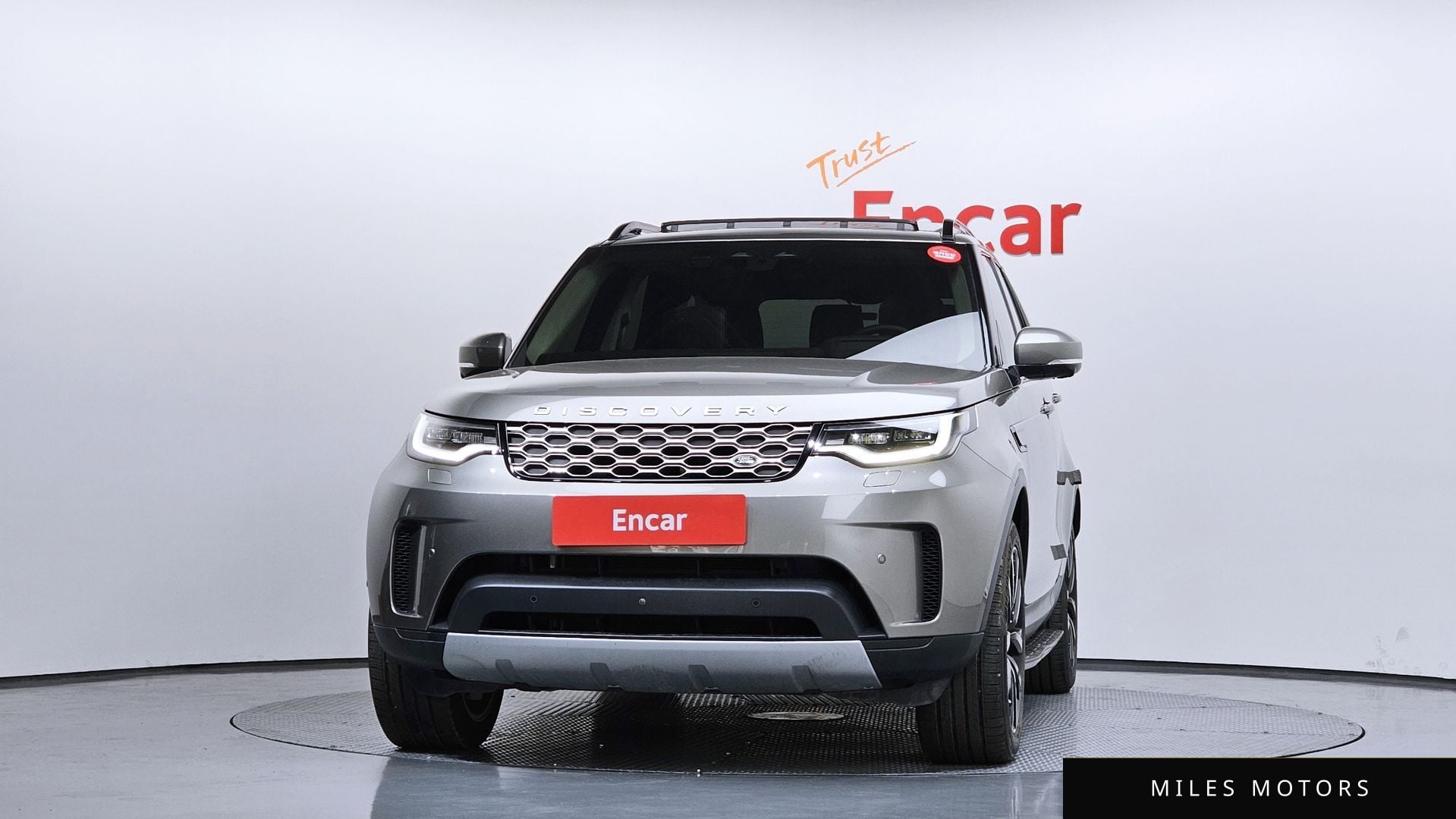 Land Rover Discovery 2023 — миниатюра 3