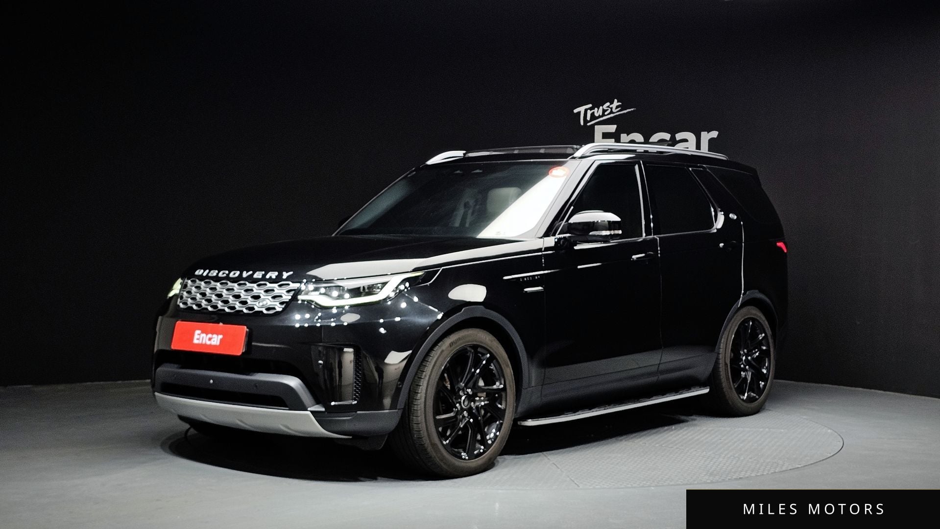 Land Rover Discovery 2022 — фото 1 из 12