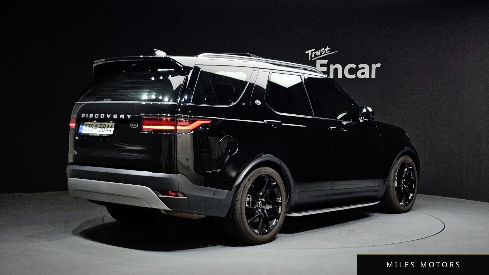 Land Rover Discovery 2022 — миниатюра 2