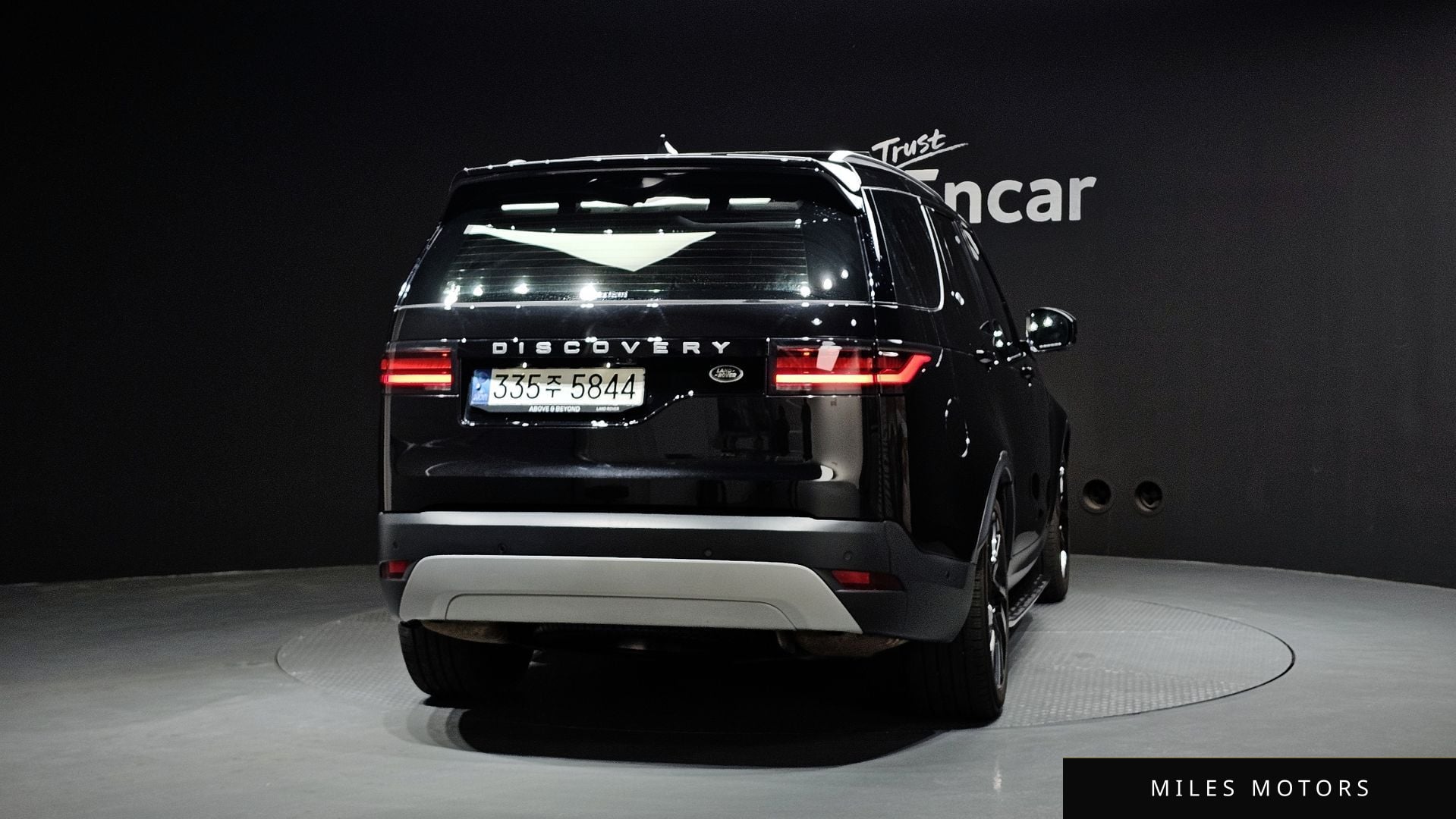 Land Rover Discovery 2022 — миниатюра 4