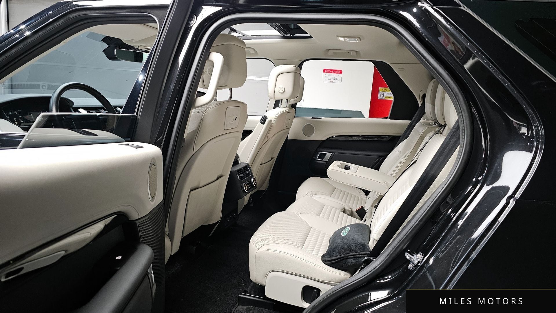 Land Rover Discovery 2022 — миниатюра 11