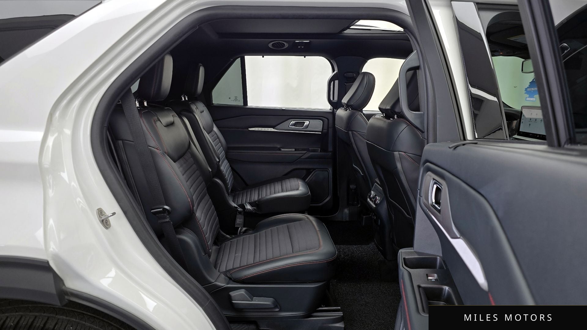 Ford Explorer 2025 — миниатюра 12