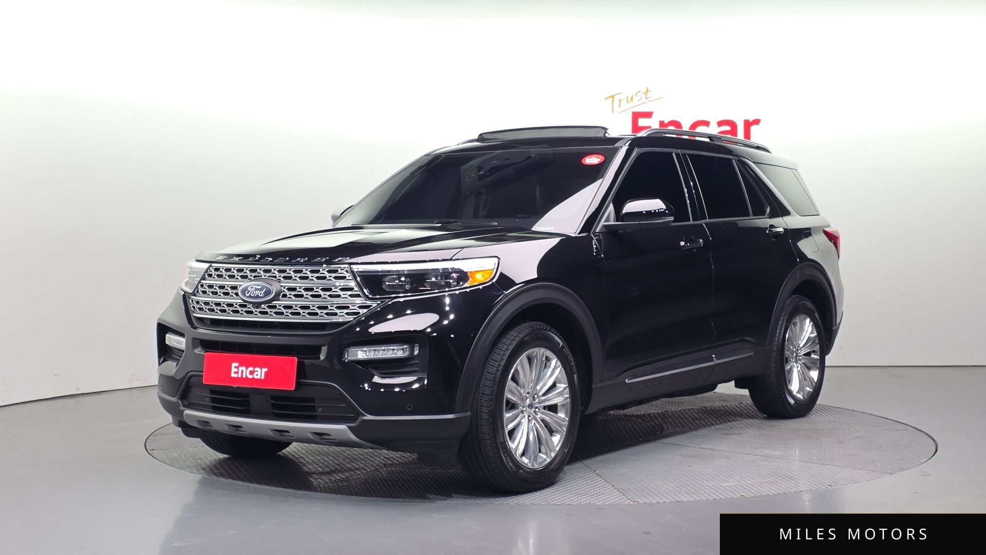 Ford Explorer 2021 — фото 1 из 12
