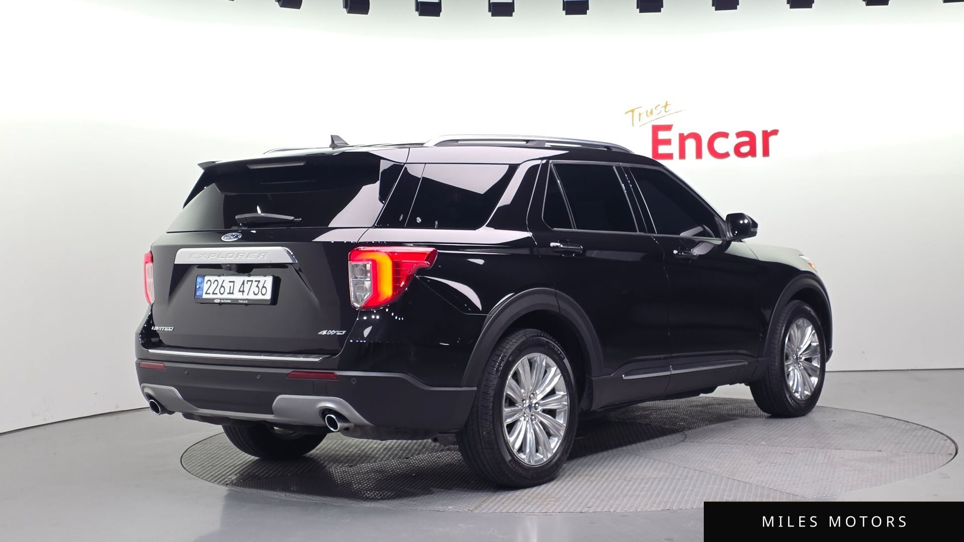 Ford Explorer 2021 — миниатюра 2