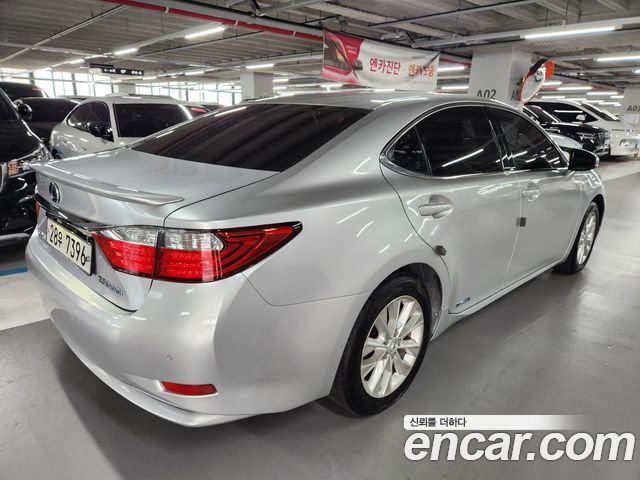 Лексус ES300h 2014 — миниатюра 16