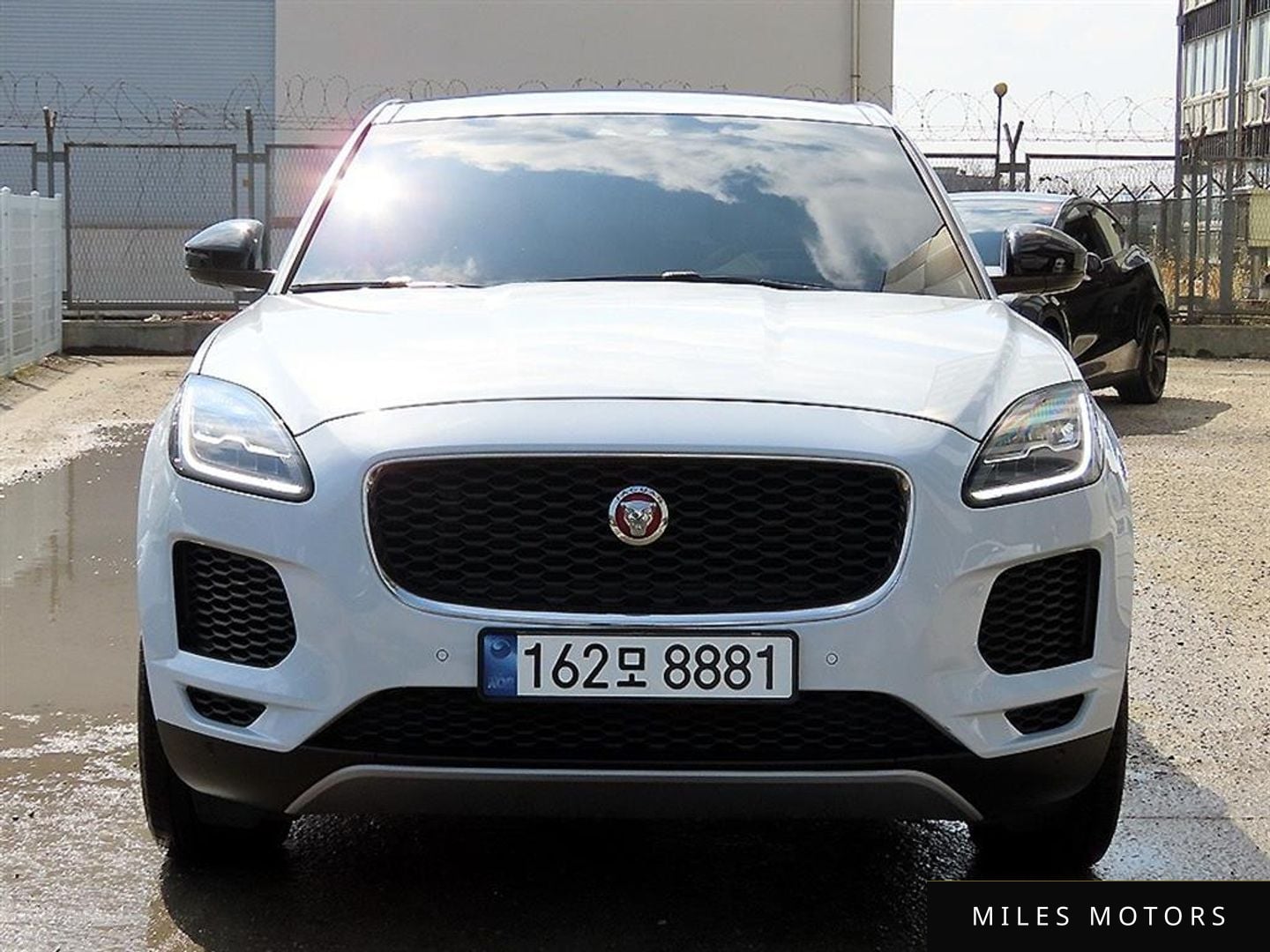 Jaguar E-PACE 2018 — фото 1 из 12