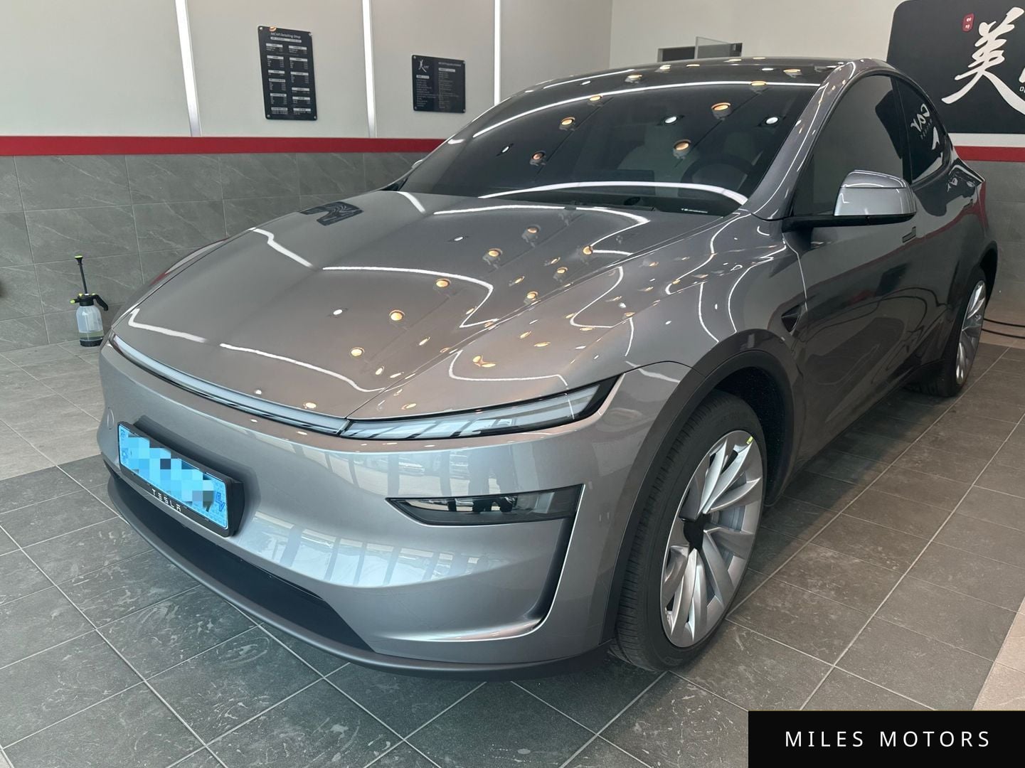 Tesla Model Y 2025 — миниатюра 2